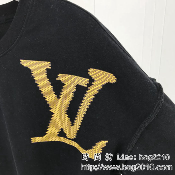 LV路易威登 19ss早春 胸口大倒字母限定款 精梳棉短袖 情侶款 ydi1472